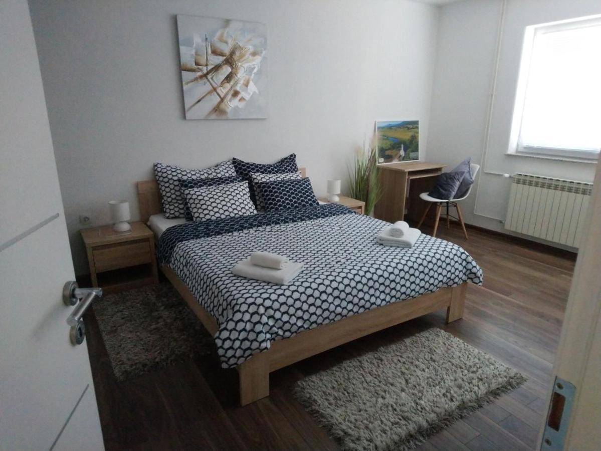 Apartman Danijela Otocac Bagian luar foto