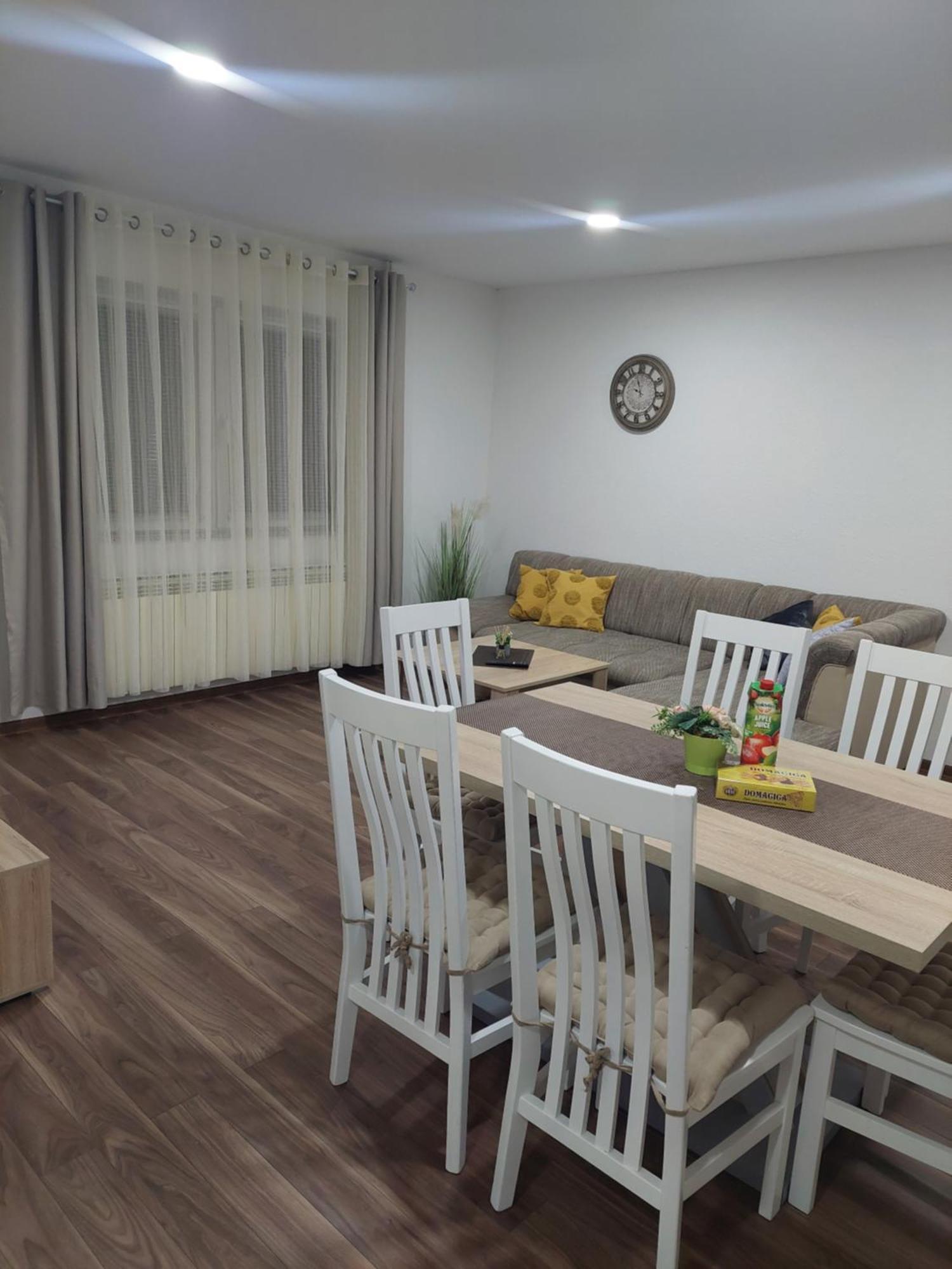 Apartman Danijela Otocac Bagian luar foto