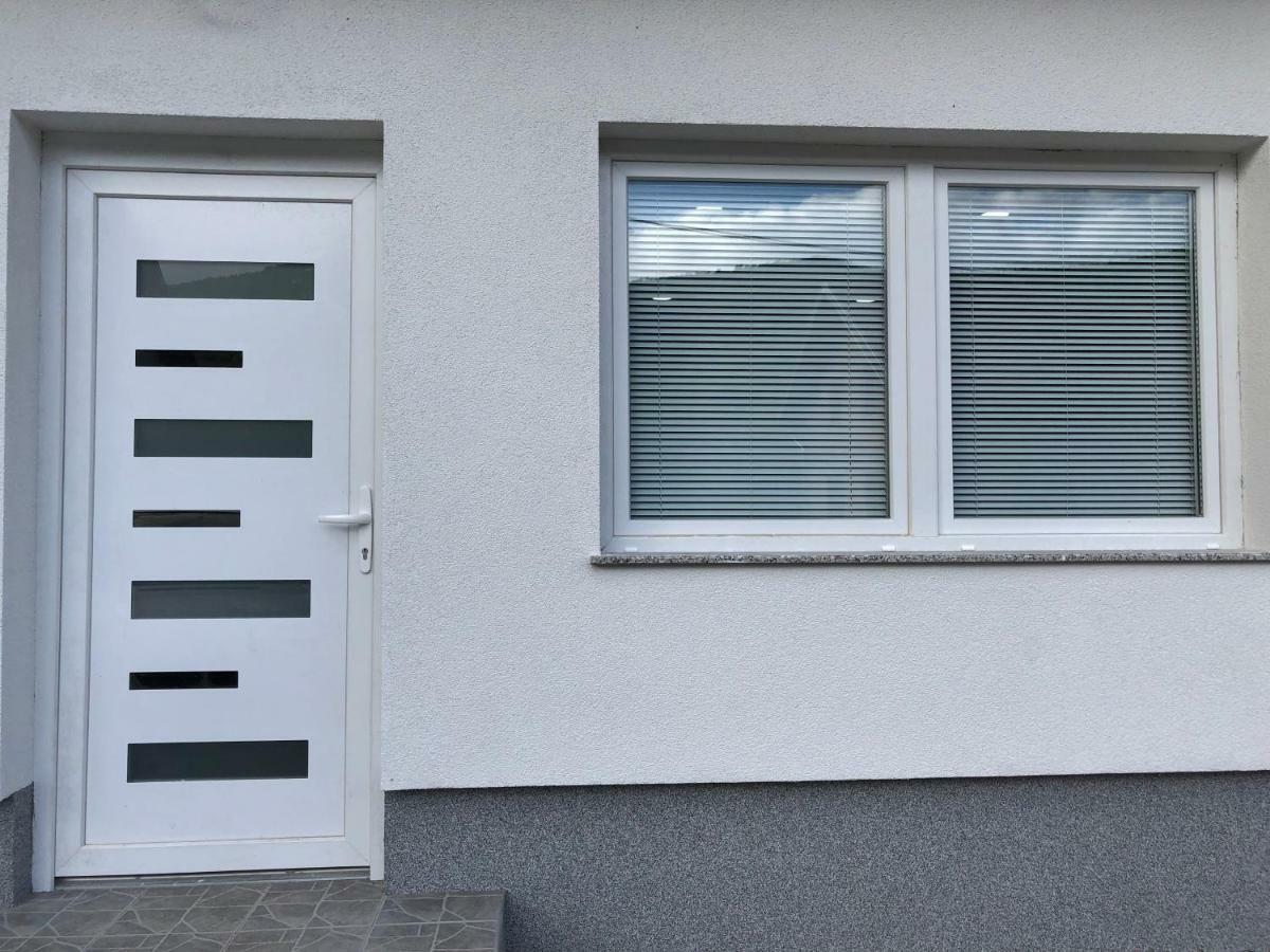 Apartman Danijela Otocac Bagian luar foto