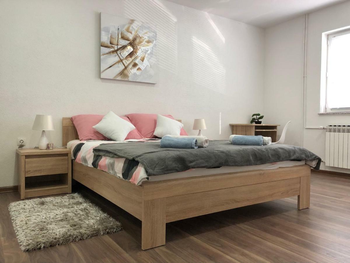 Apartman Danijela Otocac Bagian luar foto