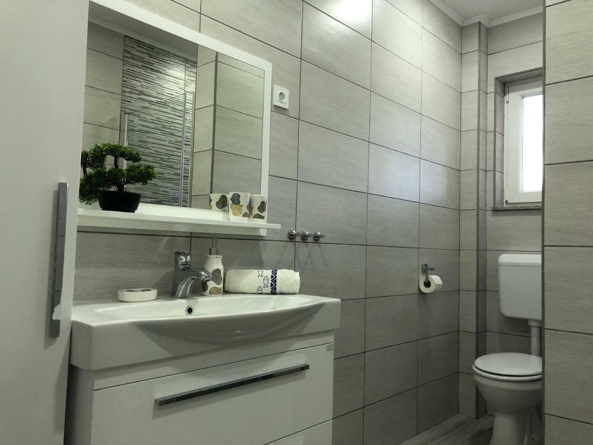 Apartman Danijela Otocac Bagian luar foto