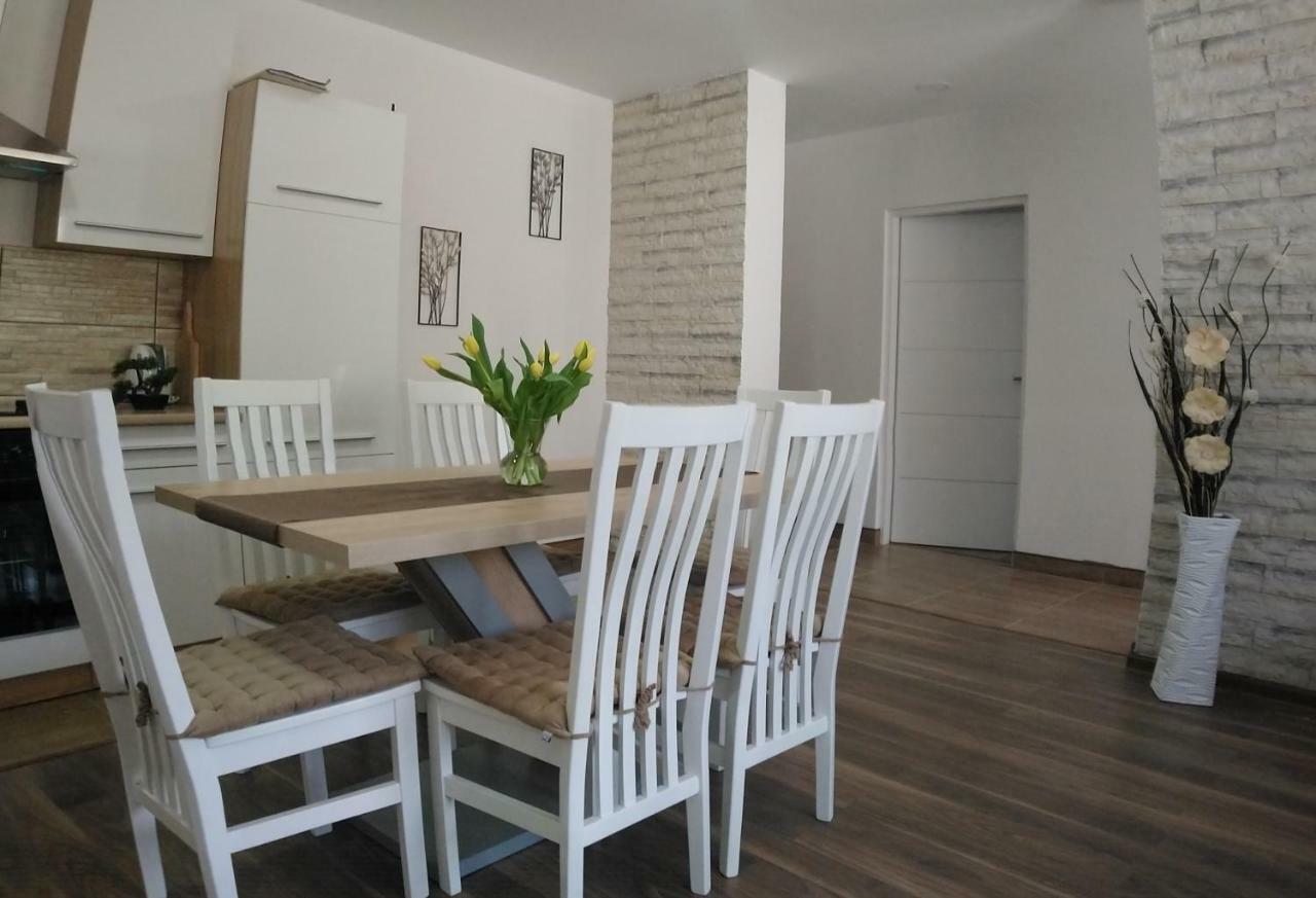 Apartman Danijela Otocac Bagian luar foto
