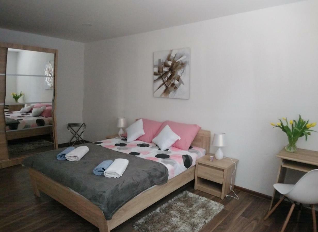 Apartman Danijela Otocac Bagian luar foto