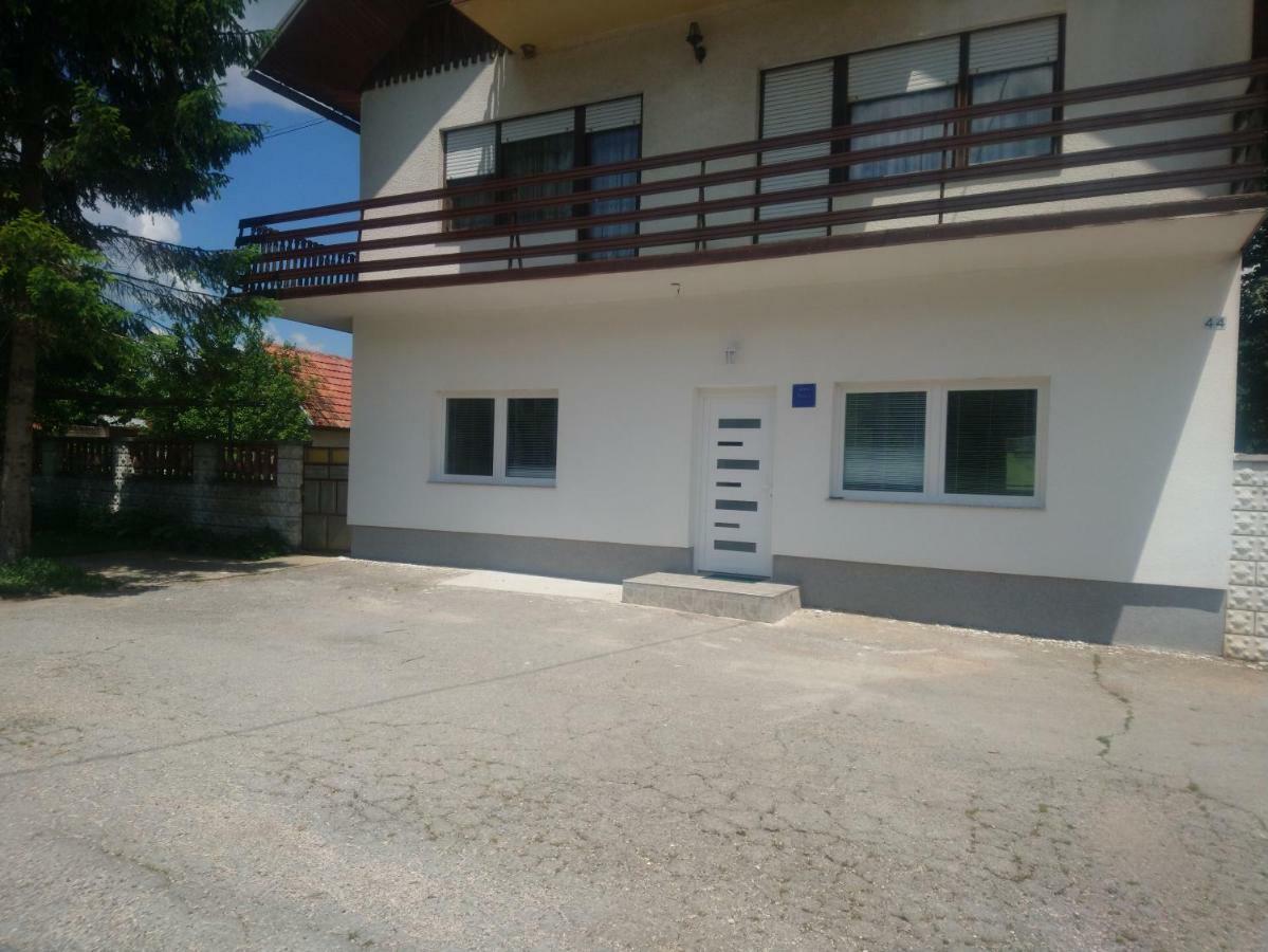 Apartman Danijela Otocac Bagian luar foto